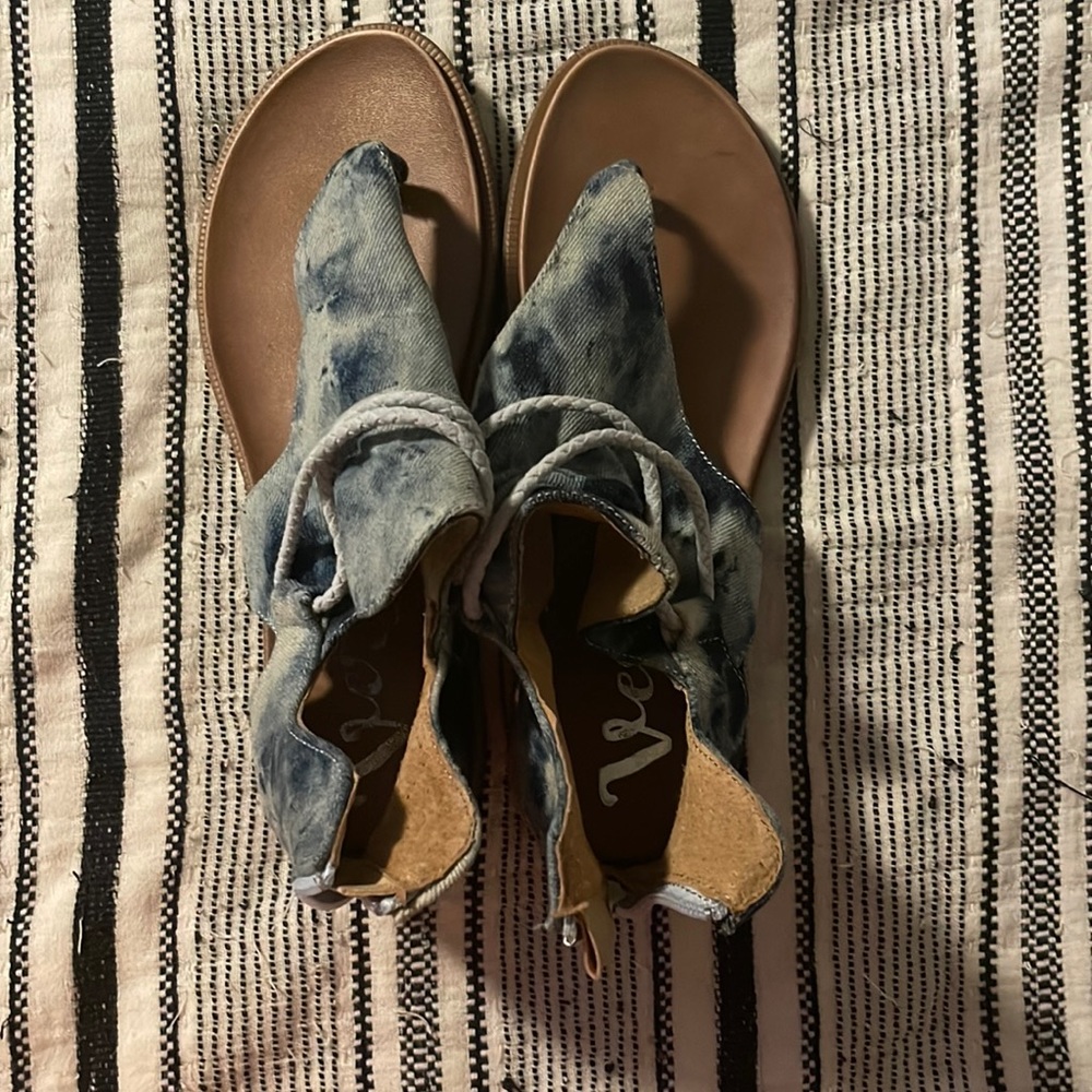 Very G Sandals